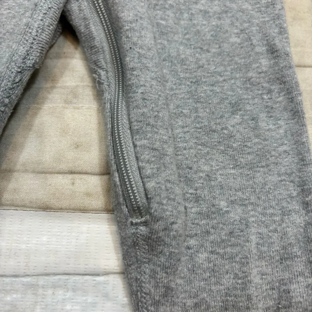 Lot of two Hanna Andersson Long Sleeve Footed Pajamas‎ Grey Size 6-12 Months